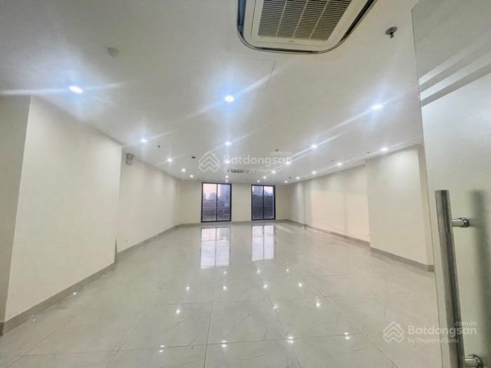 Mặt phố cầu giấytrần thái tôngnhà thoángphố vipdòng tiền 300tr/1 tháng190m210 tầng175.ty