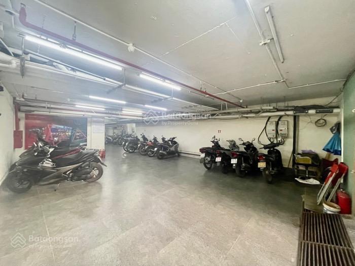 Mặt phố cầu giấytrần thái tôngnhà thoángphố vipdòng tiền 300tr/1 tháng190m210 tầng175.ty
