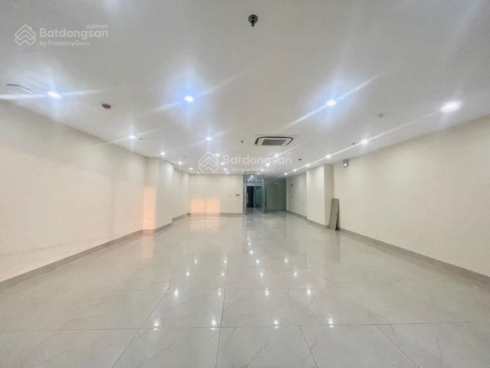 Mặt phố cầu giấytrần thái tôngnhà thoángphố vipdòng tiền 300tr/1 tháng190m210 tầng175.ty