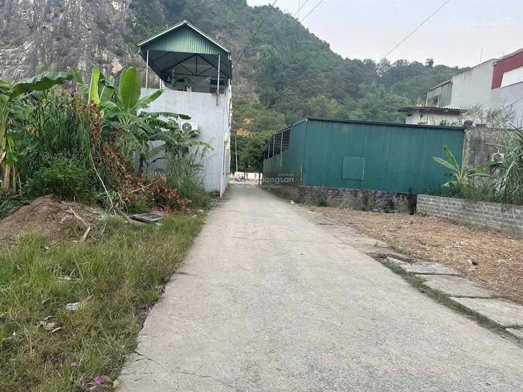 Bán đất thị trấn lương sơn làn 2 ql6 diện tích 81,9m2 đã xây ranh giới chỉ 1,2 tỷ view núi đá đẹp