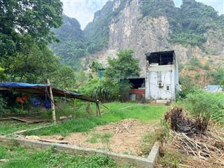 Bán đất thị trấn lương sơn làn 2 ql6 diện tích 82m đã xây ranh giới chỉ hơn 1 tỷ view núi đá đẹp.
