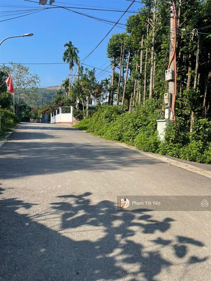 Chủ cần bán 1372m full thổ cư đối diện sân gôn phượng hoàng tại lương sơn đất 3 mặt tiền thoáng đẹp