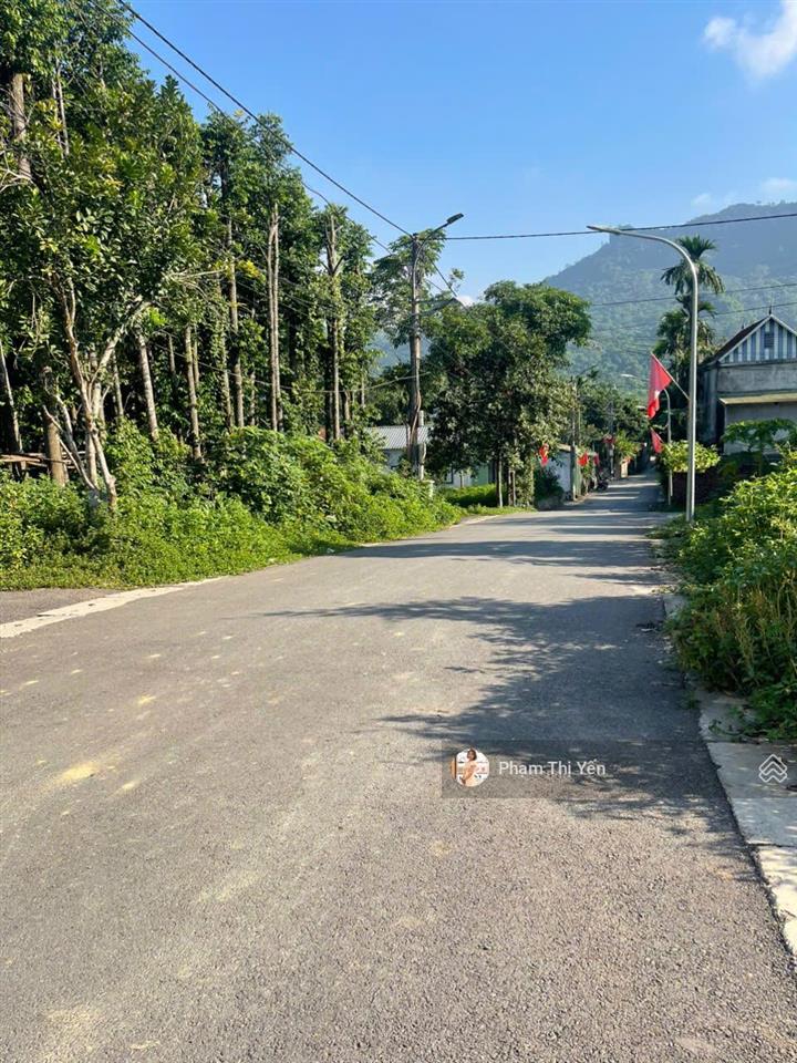 Chủ cần bán 1372m full thổ cư đối diện sân gôn phượng hoàng tại lương sơn đất 3 mặt tiền thoáng đẹp