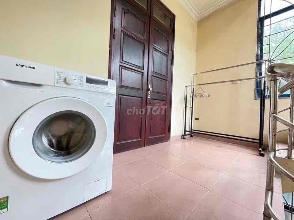 cho thuê căn hộ phố Hàng Than đủ đồ 50 m2, gần phố chỉ 7 triệu/ tháng