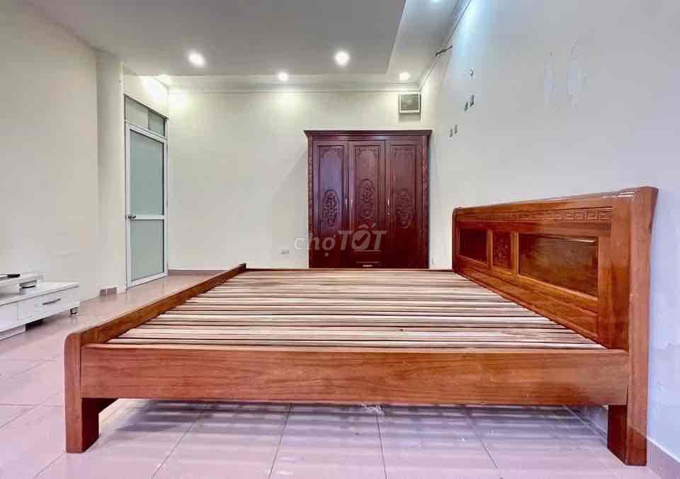 cho thuê căn hộ phố Hàng Than đủ đồ 50 m2, gần phố chỉ 7 triệu/ tháng