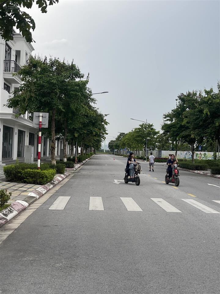 Bán căn góc nv 3 mặt tiền đường 16,5m, viu công viên tại hud mê linh central