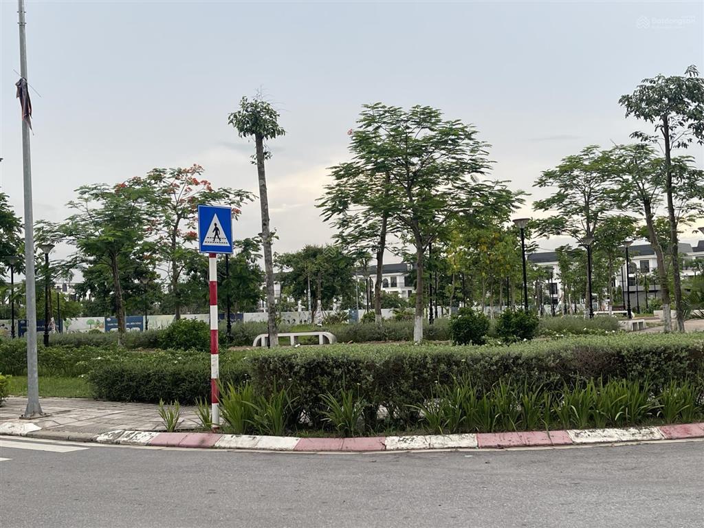 Bán căn góc nv 3 mặt tiền đường 16,5m, viu công viên tại hud mê linh central