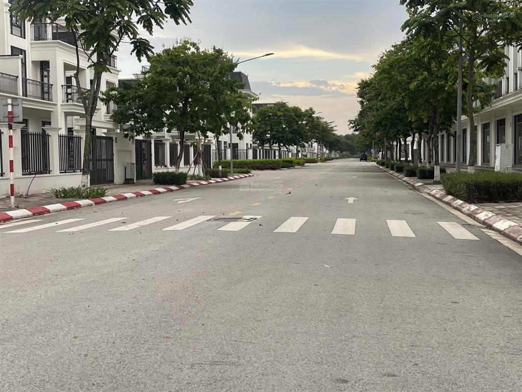 Bán căn góc nv 3 mặt tiền đường 16,5m, viu công viên tại hud mê linh central