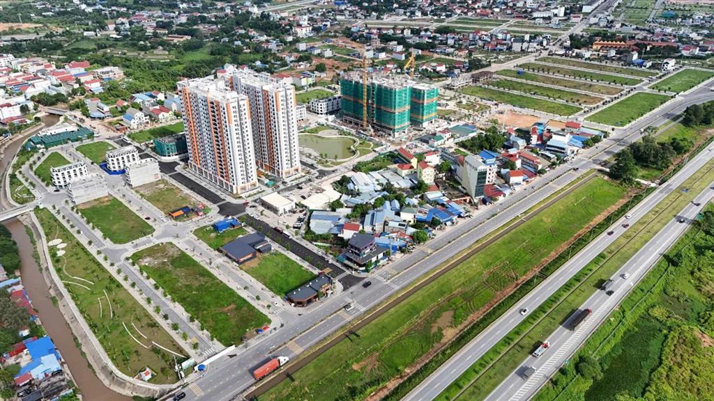 Em có căn 52,6m2 yên bình complex. giá chỉ 25tr/2