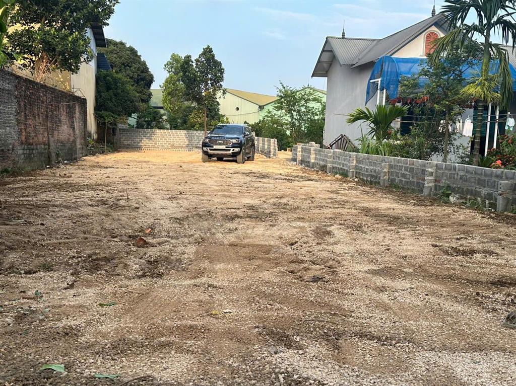 Lô đất 391m2 ngay kcn nhuận trạch và kcn lương sơn. giá chưa tới 10tr/m2