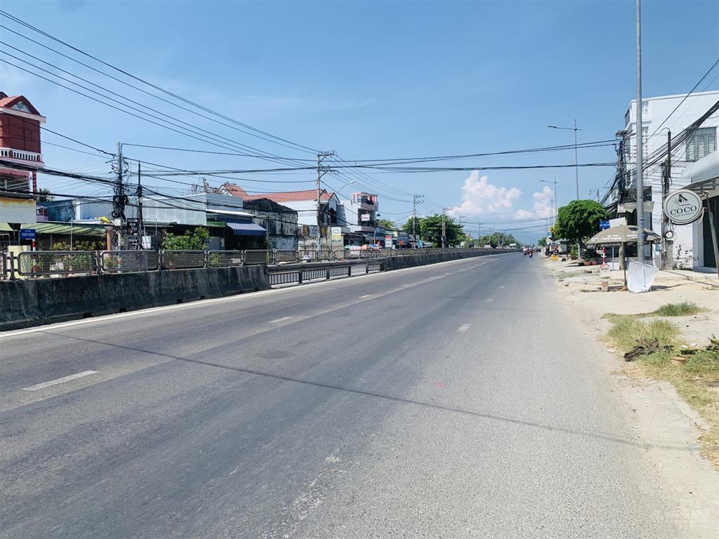 Vị trí kinh doanh sầm uất đường hùng vương đối diện chợ số 9, khai thác dòng tiền ngay