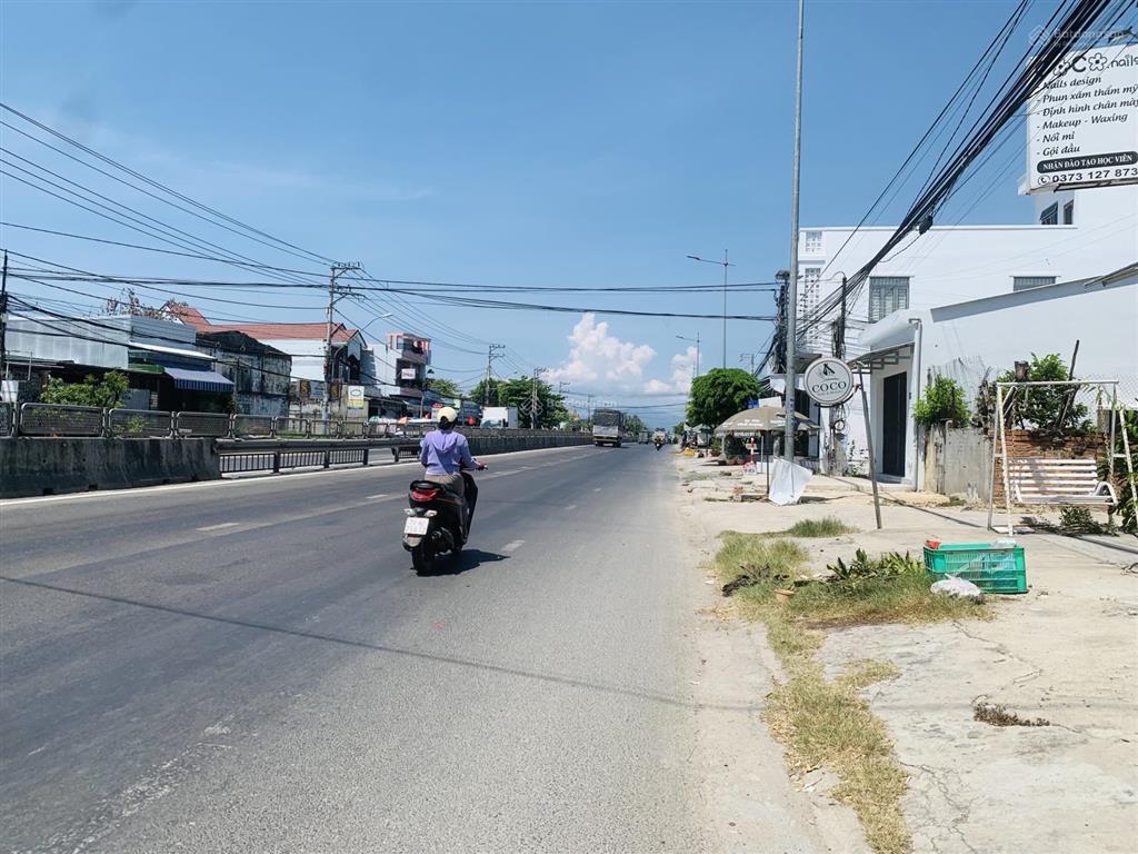 Vị trí kinh doanh sầm uất đường hùng vương đối diện chợ số 9, khai thác dòng tiền ngay