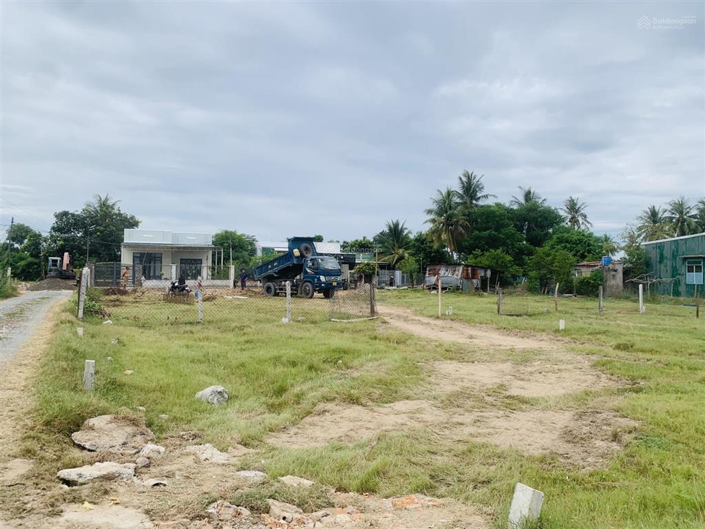 Cần bán gấp lô đất thổ cư giá chỉ 1 tỷ 350 triệu, ngang 6m gần trục chính lương căn can
