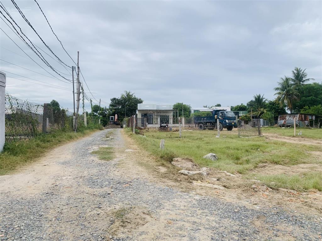 Cần bán gấp lô đất thổ cư giá chỉ 1 tỷ 350 triệu, ngang 6m gần trục chính lương căn can