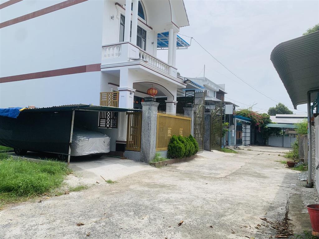 Lô đất năm cạnh ngân hàng agribank cam ranh, ngang 8m, đường ôtô cách đ.hùng vương (ql1a) chỉ 300m