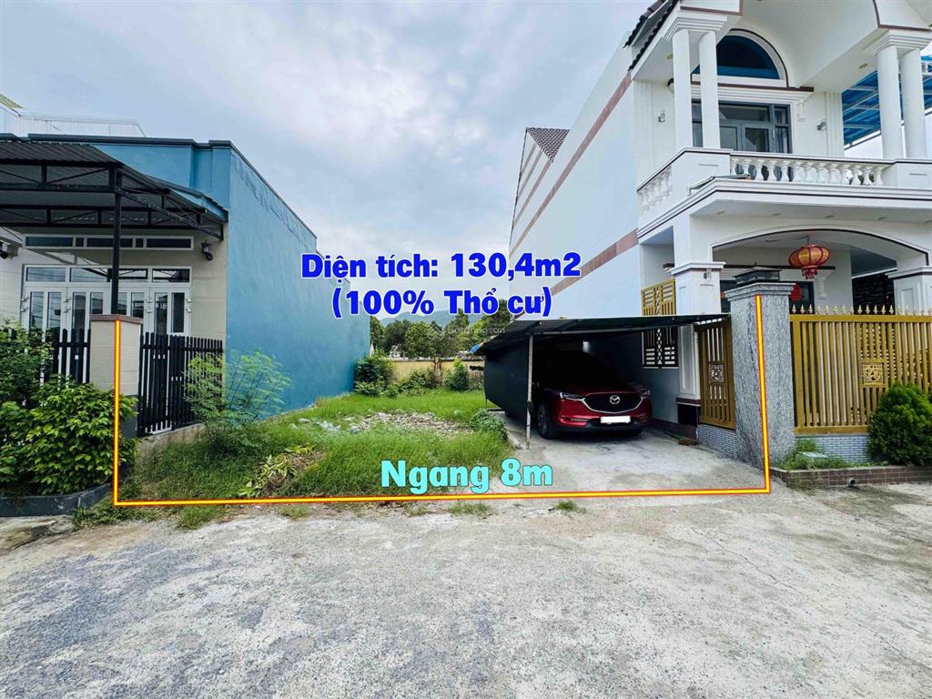 Lô đất năm cạnh ngân hàng agribank cam ranh, ngang 8m, đường ôtô cách đ.hùng vương (ql1a) chỉ 300m