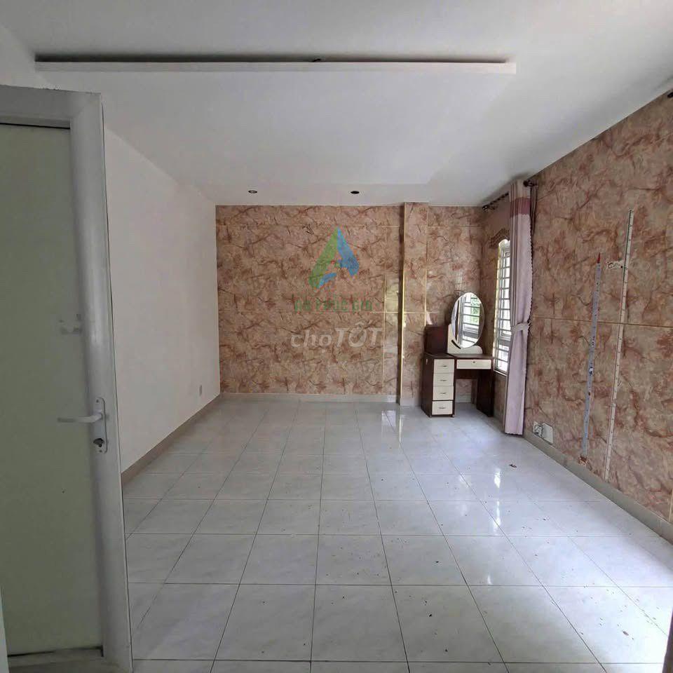 NHÀ 2 TẦNG 2MT GẦN CÔNG VIÊN THANH NIÊN - GIÁ 14TR/THÁNG