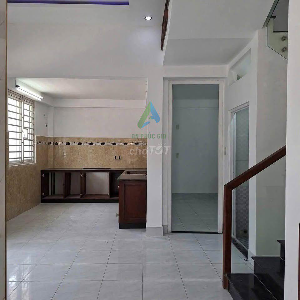 NHÀ 2 TẦNG 2MT GẦN CÔNG VIÊN THANH NIÊN - GIÁ 14TR/THÁNG