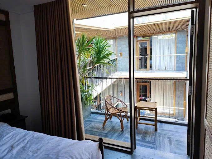 BOUTIQUE BIỂN MỸ KHÊ - 5 TẦNG 16 PHÒNG CÓ HỒ BƠI MỚI ĐẸP 250TR/THÁNG