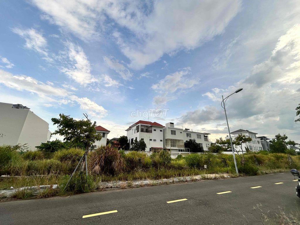 Giáng Hương 2 - Euro Village 2 345m2 giá 37 tỷ