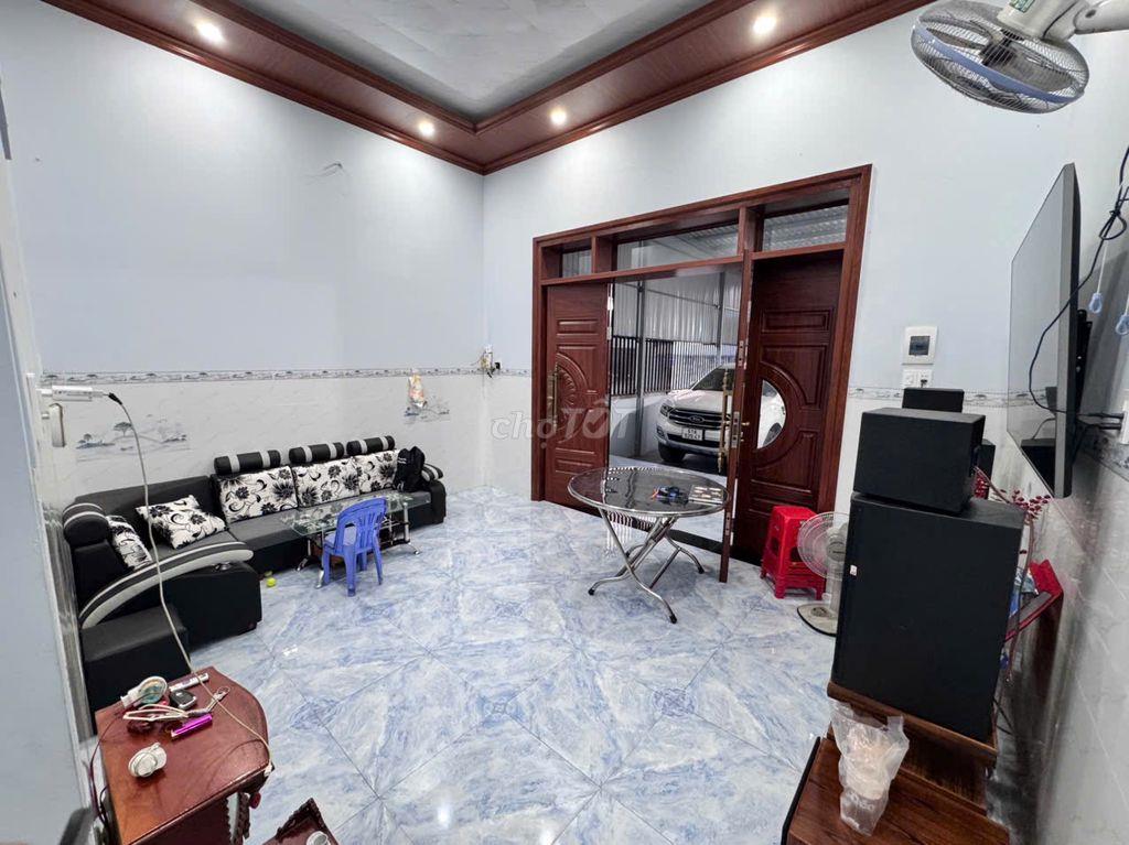 Bán nhà Định Hòa - Thủ Dầu Một 134m2 mới xây giá 3,2 tỷ bao sổ