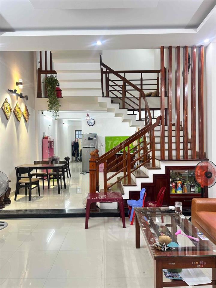 NHÀ 2,5 TẦNG HỒ SĨ DƯƠNG 3PN GIÁ 8 TRIỆU/THÁNG