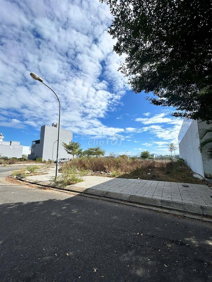 BÁN LÔ GÓC 270M2 PHI BÌNH 5 - PHI BÌNH 8 HÒA QUÝ GIÁ 15 TỶ