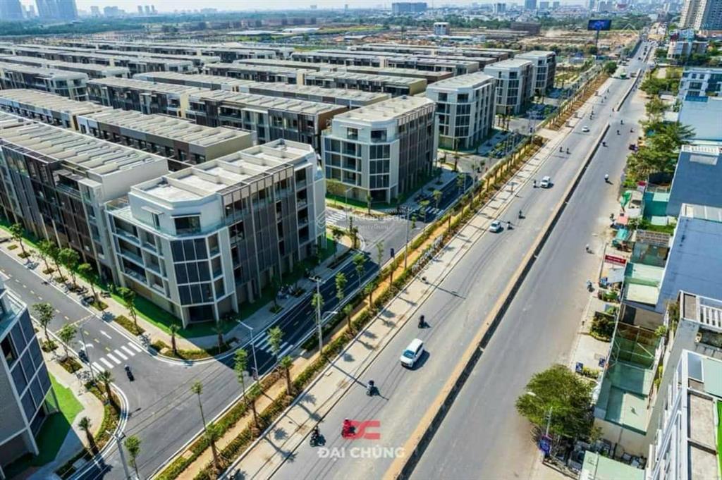 Bán lô góc 10x25m ngay cổng chính dự án vài bước chân ra global city