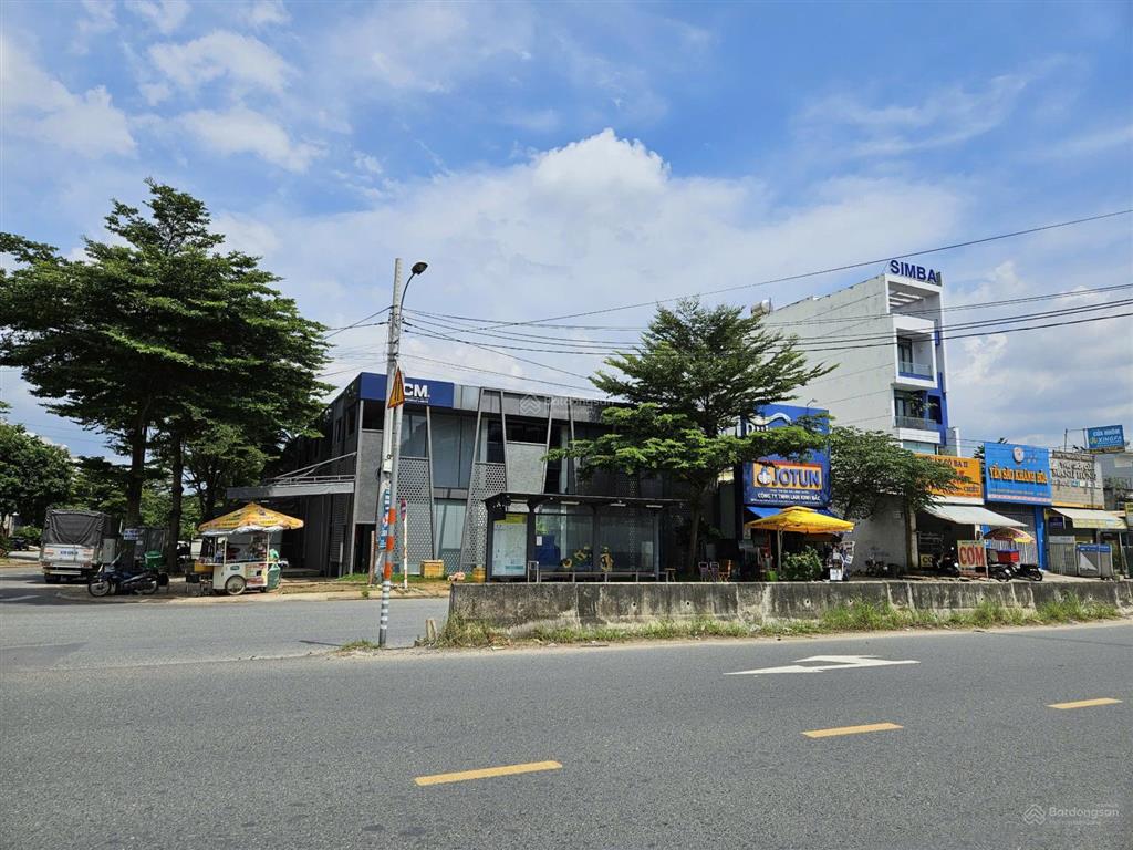 Bán lô góc 10x25m ngay cổng chính dự án vài bước chân ra global city