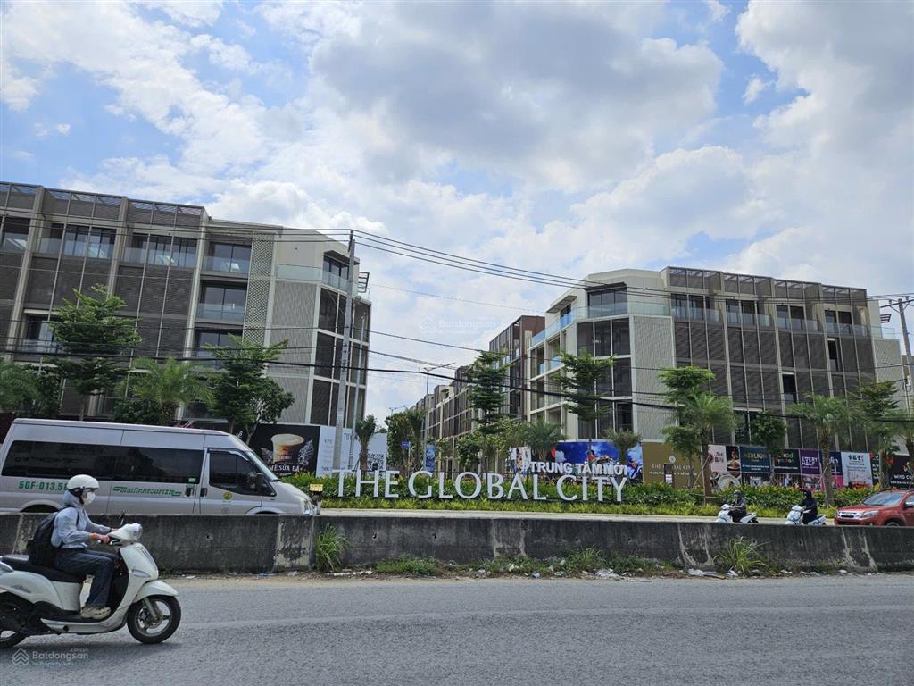Bán lô góc 10x25m ngay cổng chính dự án vài bước chân ra global city