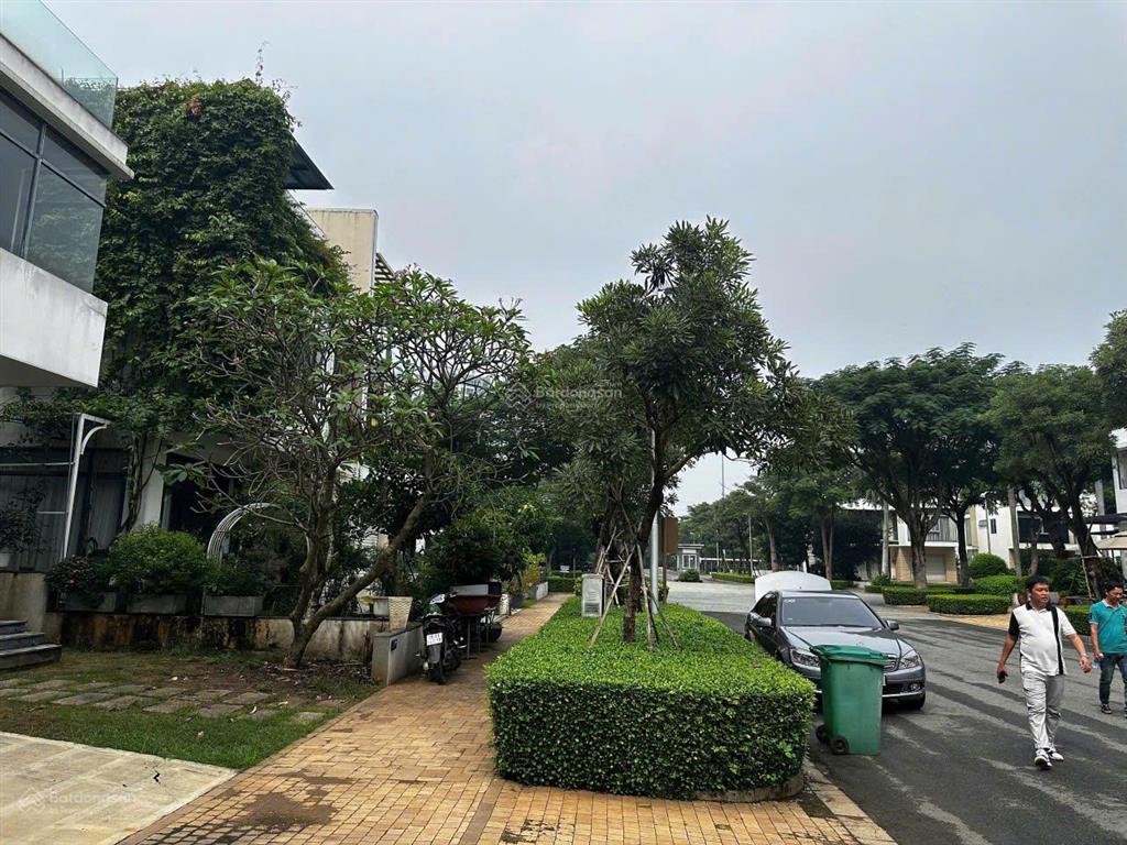 Bán gấp căn biệt thự song lập 10x23m đường 20m hoàn thiện cơ bản cho thuê từ 35tr/tháng