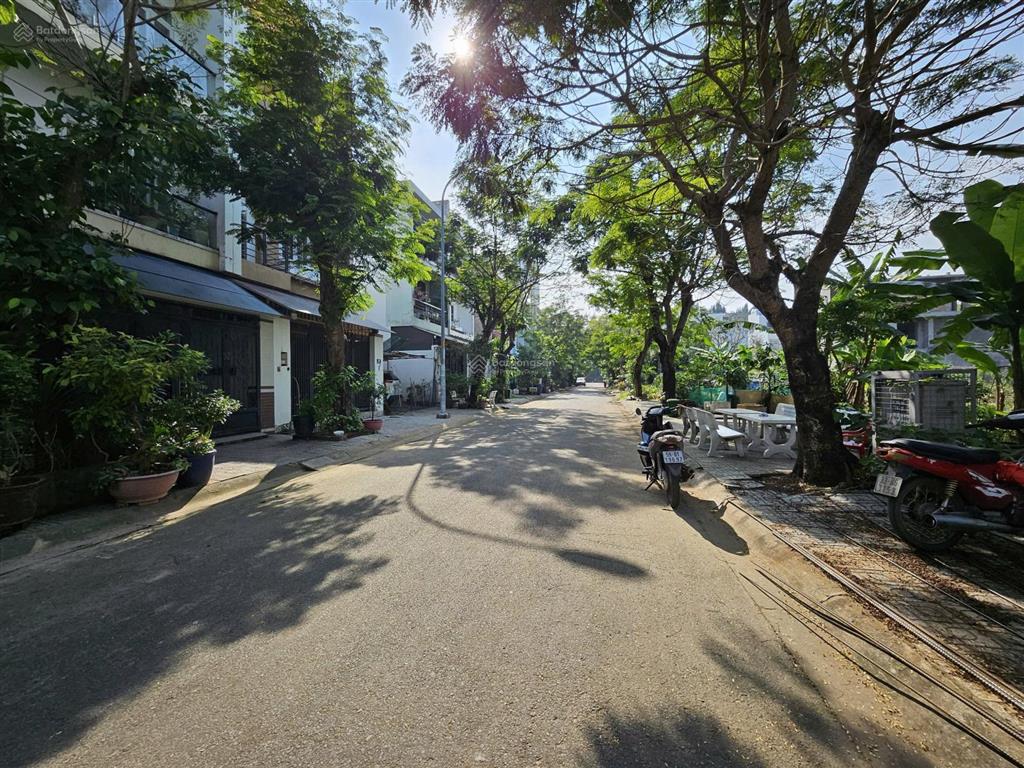 Duy nhất nền bt 185m2 đường lớn 12m, kdc hạ tầng đẹp, nhiều cây xanh có bảo vệ giá tốt nhất