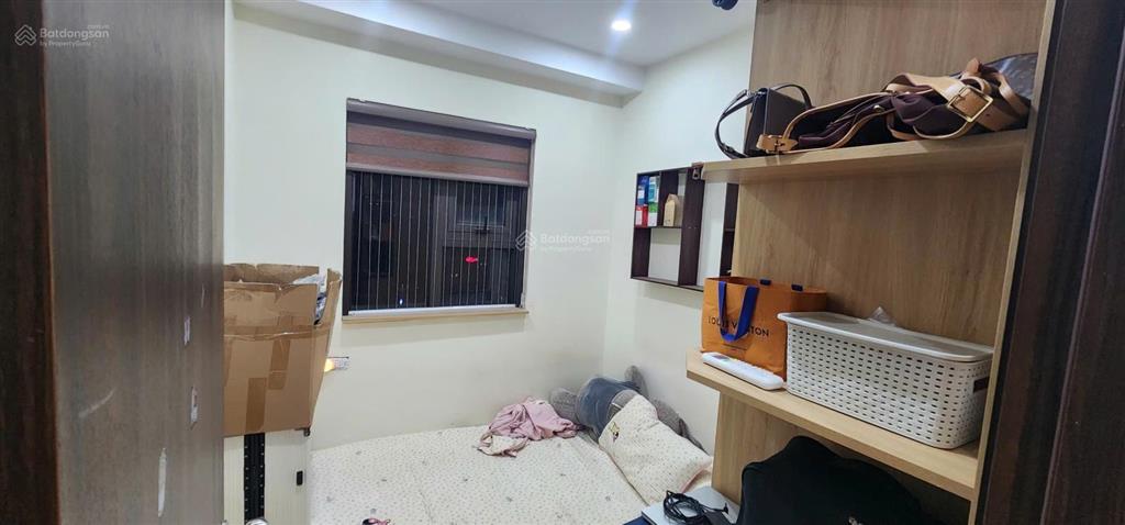 Cho thuê căn hộ 2 ngủ 1 vệ sinh intracom riverside