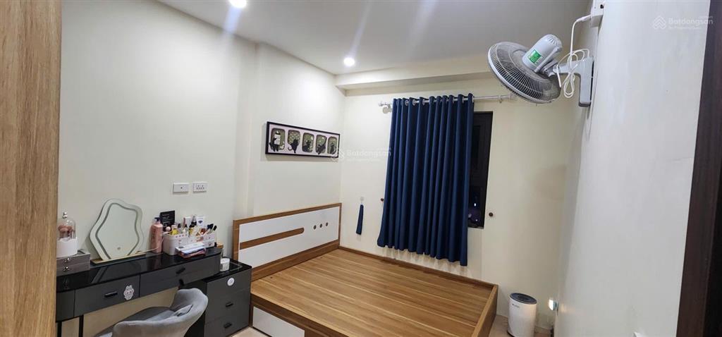 Cho thuê căn hộ 2 ngủ 1 vệ sinh intracom riverside