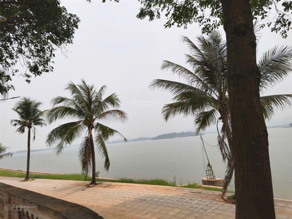 Đất nghỉ dưỡng sát hồ đại lải, có sổ đỏ, thích hợp kinh doanh, làm nhà vườn