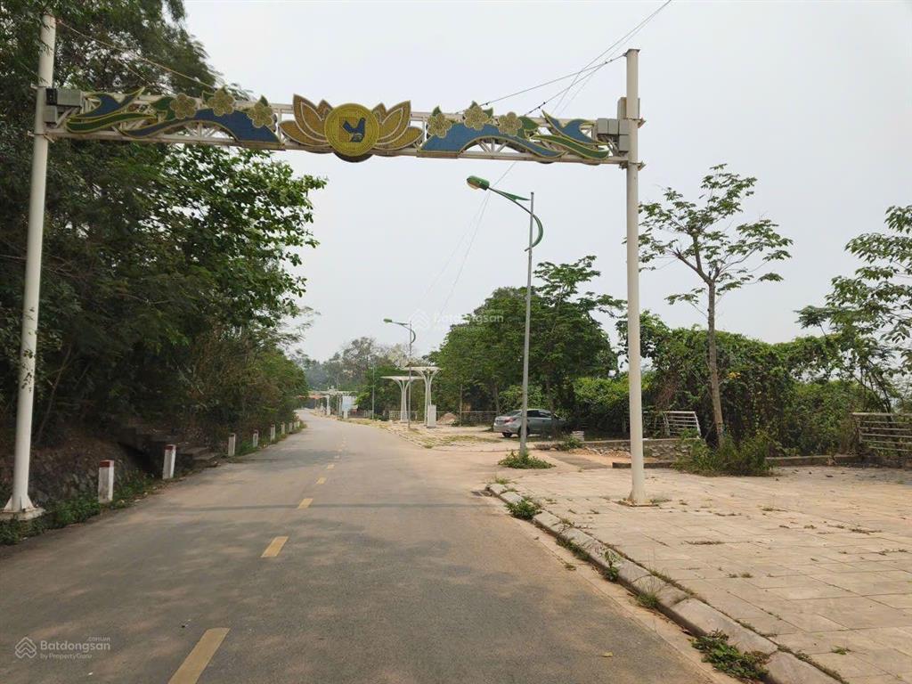 Đất nghỉ dưỡng sát hồ đại lải, có sổ đỏ, thích hợp kinh doanh, làm nhà vườn