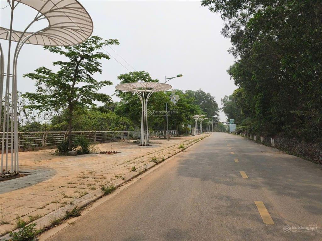 Đất nghỉ dưỡng sát hồ đại lải, có sổ đỏ, thích hợp kinh doanh, làm nhà vườn