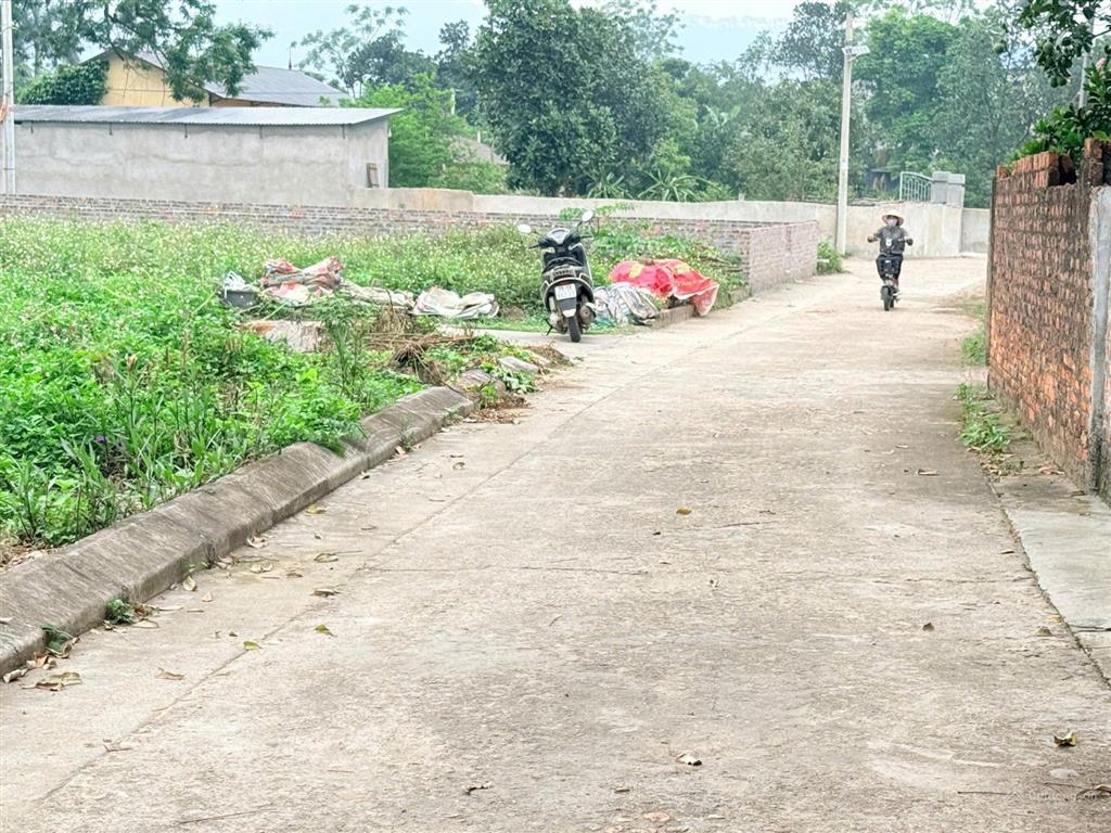 Bán đất tại thôn phú thịnh, 1,63 tỷ, 78,2m2, hàng hot bao đẹp  ngõ thông oto