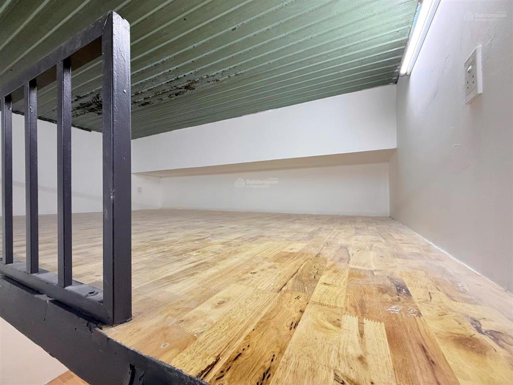 Phòng mới xây, gác cao, tách bếp, ngay trung mỹ tây  chung cư tô ký