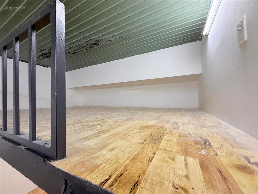 Phòng mới xây, gác cao, tách bếp, ngay trung mỹ tây  chung cư tô ký