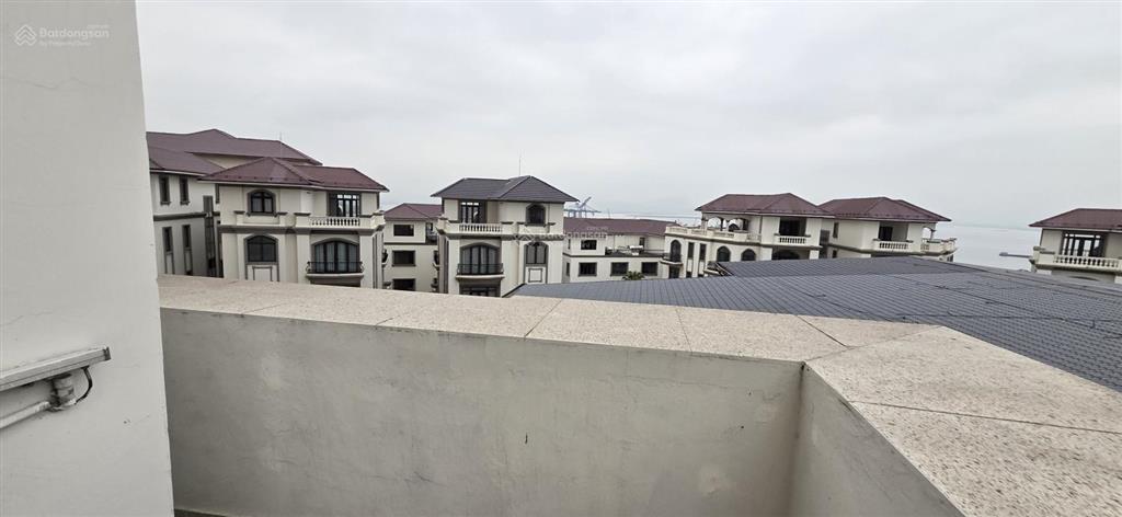 Chính chủ bán chung cư beverly hills căn góc 2 phòng ngủ 83m2 ban công bao quanh view trọn biển