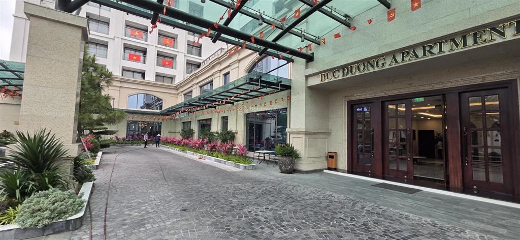 Chính chủ bán chung cư beverly hills căn góc 2 phòng ngủ 83m2 ban công bao quanh view trọn biển