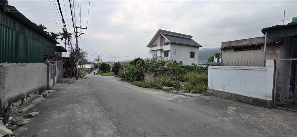 Bán lô đất mặt tiền gần 100m2 trục chính, phường mạo khê chỉ 9xxtr