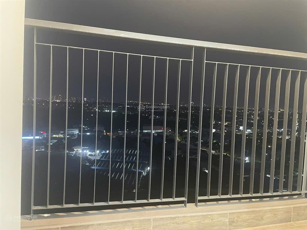 Bán căn hộ view hồ bơi  tầng trung  bao thuế phí
