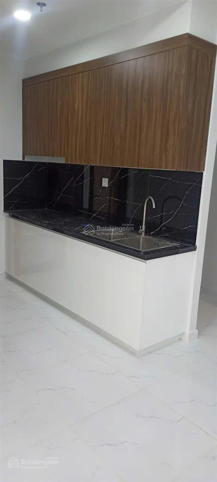 Cho thuê 2pn opal skyline có máy lạnh, bếp, hút mùi, view hồ bơi đẹp giá chỉ 6tr/tháng
