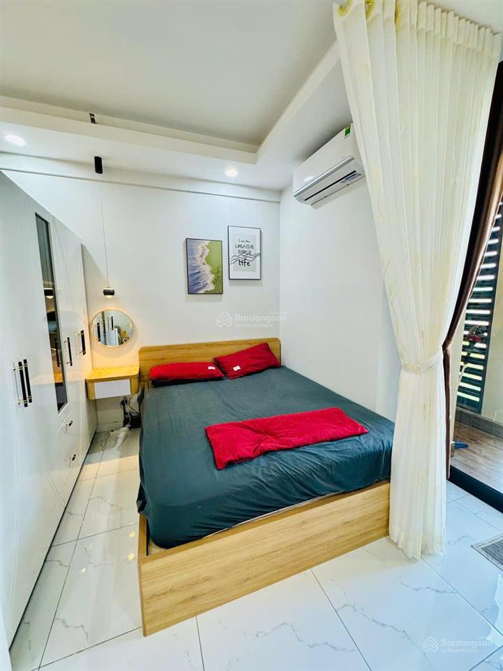 Cho thuê căn hộ view hồ bơi full nội thất