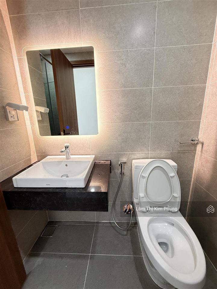 Cho thuê căn hộ 2pn 2wc có rèm giàn phơi, miễn pql 3 tháng giá 6,5 triệu/tháng