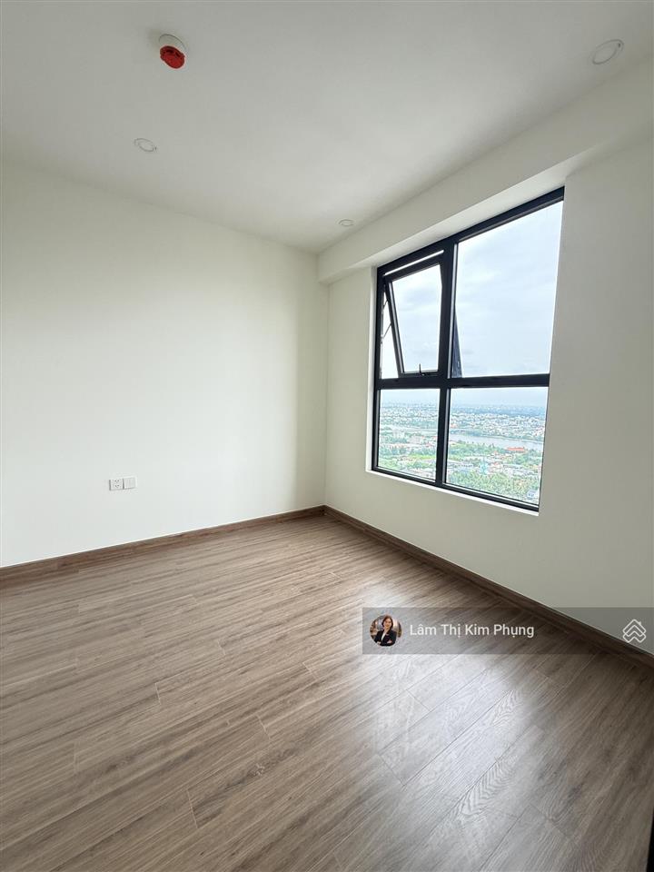 Cho thuê căn hộ 2pn 2wc có rèm giàn phơi, miễn pql 3 tháng giá 6,5 triệu/tháng