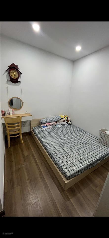 Chính chủ bán 2pn2wc bcons sala nhà mới 99%