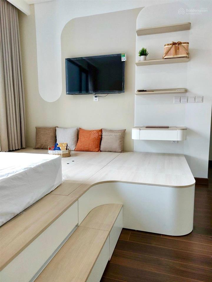 Tìm người ở ghép giá 1,8tr bao trọn điện nước vinhomes smart city